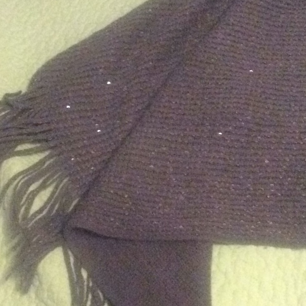 Poncho - Picture 2 of 5